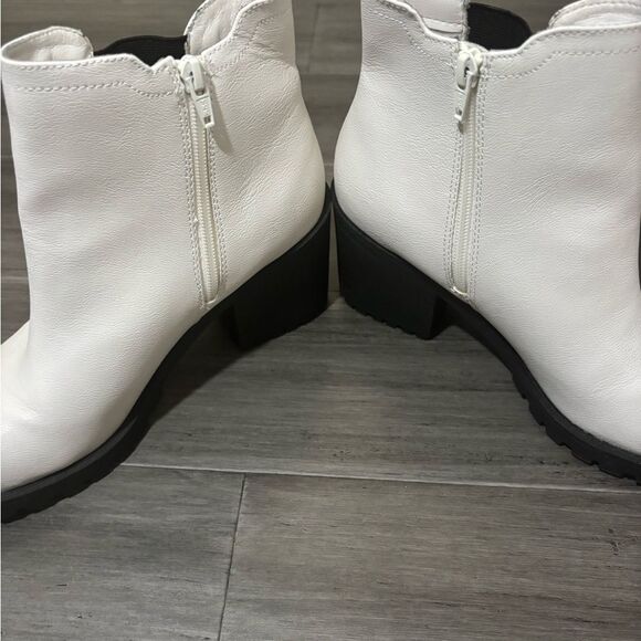 Sun + Stone Morghan White Chunky Heel Ankle Boots Women’s Size 9.5 - Picture 6 of 7